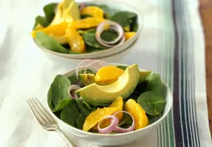 Fruchtiger Spinatsalat