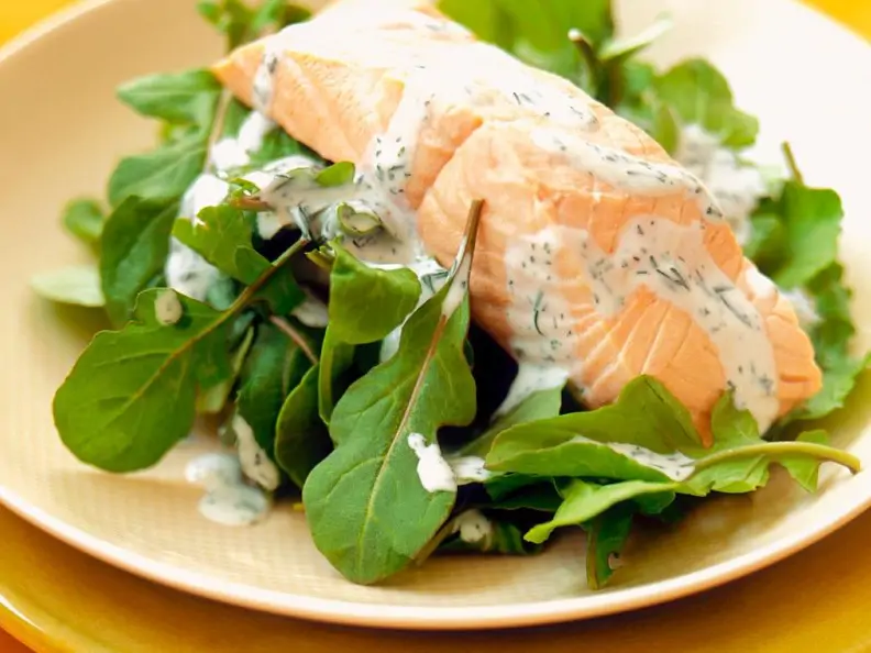 Lachs auf Rucola