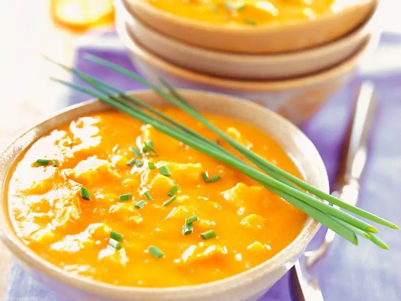 Kokos-Currysuppe mit Pute