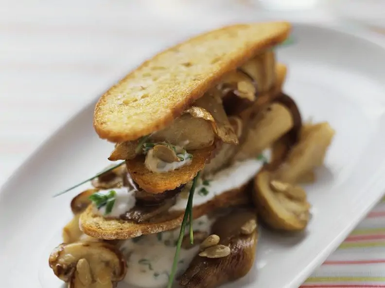 Pilzpfanne mit Brotchips