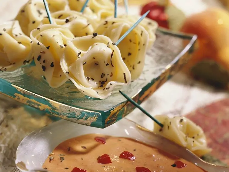Ravioli mit Paprikasauce