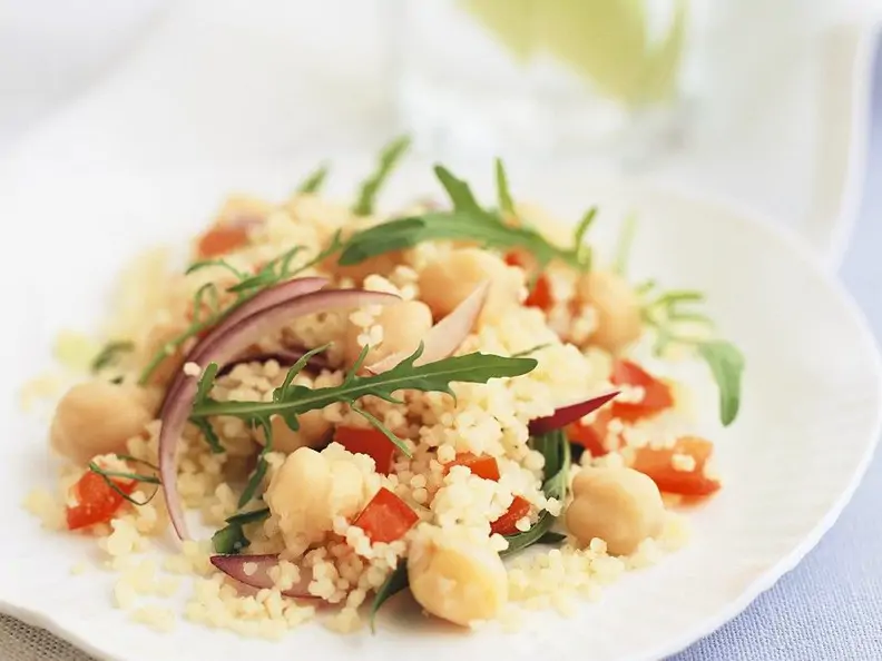 Couscous-Salat mit Kichererbsen