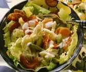 Spätzlesalat mit Salami