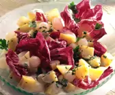 Kartoffel-Zwiebelsalat mit Radicchio