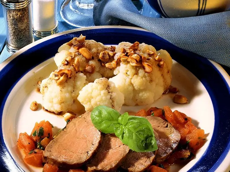 Kalbsbraten mit Tomatensauce