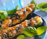 Gefüllte Zucchini mit Spinat