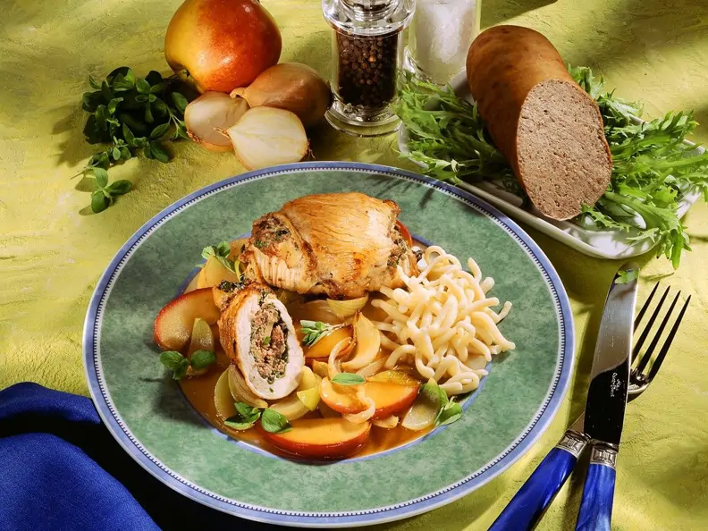 Putenröllchen mit fruchtiger Sauce