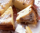 Käsekuchen ohne Boden mit Rosinen