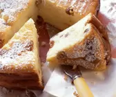 Käsekuchen ohne Boden mit Rosinen