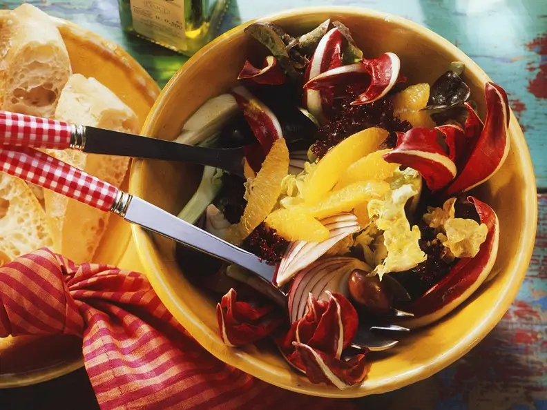 Blattsalat mit Fenchel und Orangen