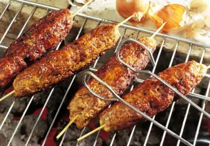 Cevapcici-Spieße