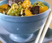 Rindfleisch mit Lauch und Mandarinen