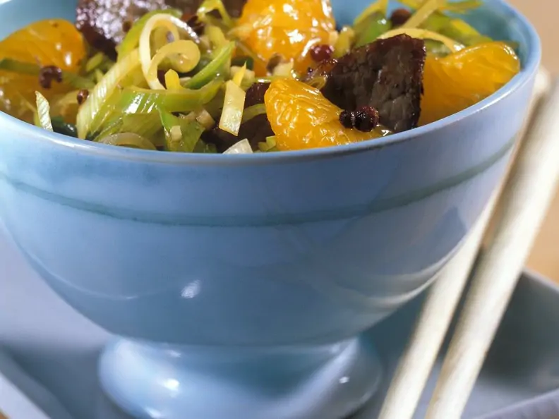 Rindfleisch mit Lauch und Mandarinen
