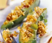 Zucchini mit Linsenfüllung