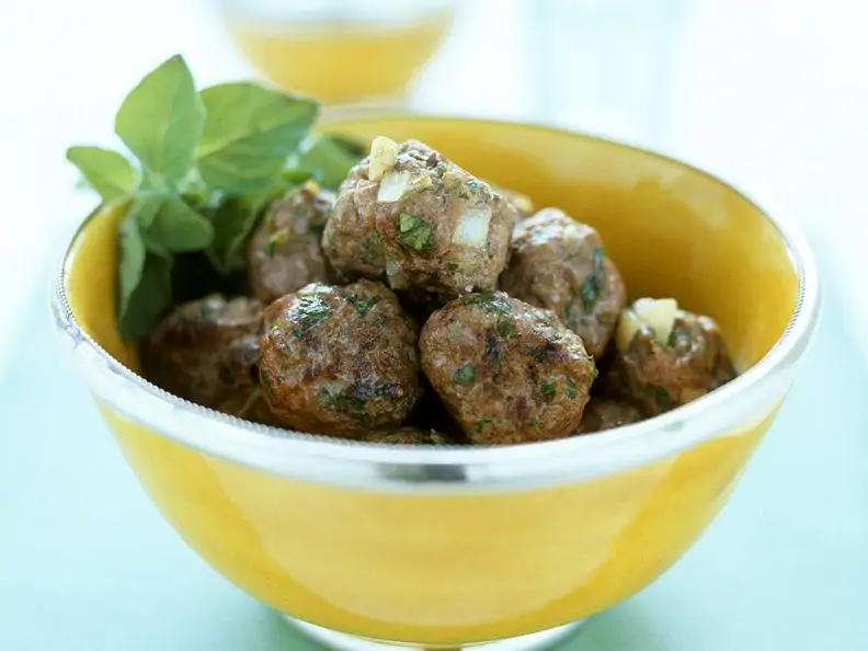 Lammbällchen mit Joghurtsauce
