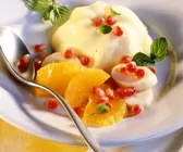 Vanillepudding mit Obstsalat