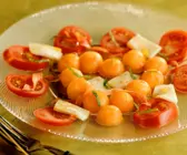 Tomate-Mozzarella mit Melone