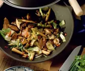 Ente mit Gemüse aus dem Wok