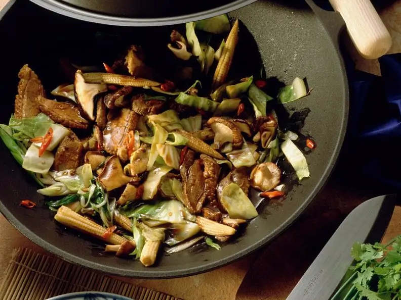 Ente mit Gemüse aus dem Wok