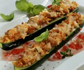 Gefüllte Zucchini