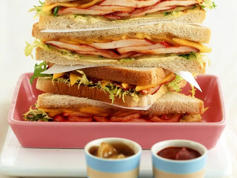 Hähnchen-Sandwiches mit Mangochutney