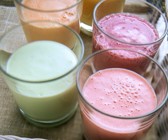 Verschiedene Frucht-Lassi