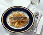Doradenfilet auf Gemüse