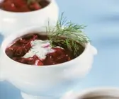 Rote-Bete-Suppe mit Sauerrahm