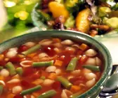 Italienische Gemüsesuppe mit Nudeln