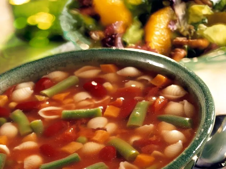 Italienische Gemüsesuppe mit Nudeln