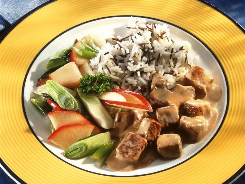 Kalbsragout mit fruchtigen Frühlingszwiebeln