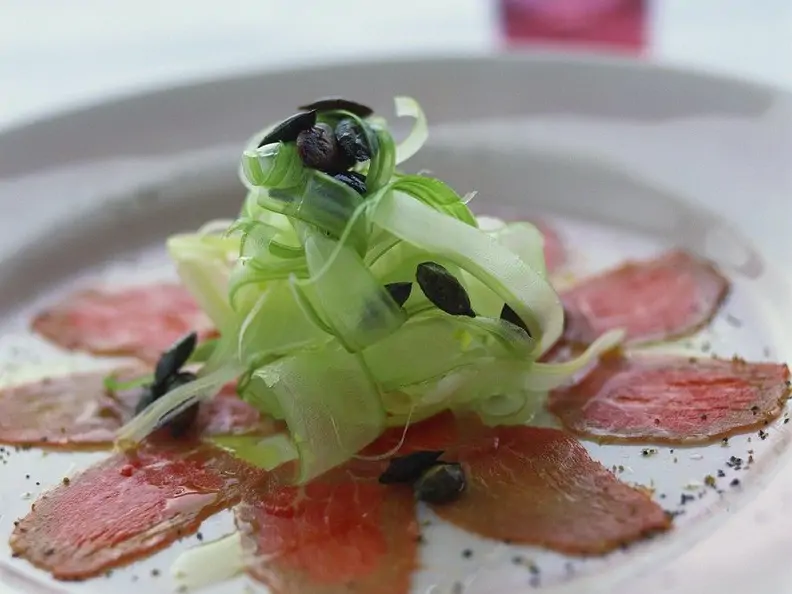 Carpaccio vom Kalb mit Sellerie