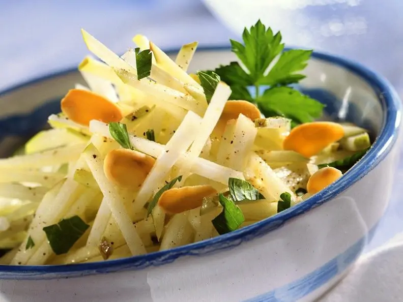 Sellerie-Apfelsalat