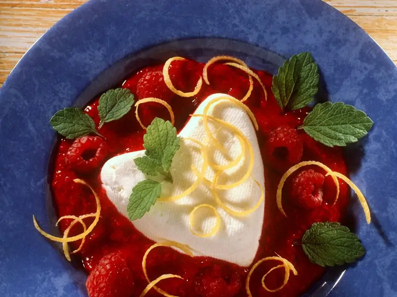 Käsecreme mit Himbeeren