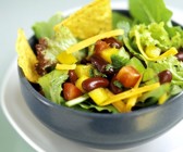 Salat mit Bohnen und Käse