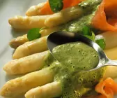 Spargel mit Kräutersauce