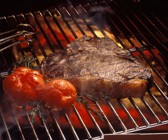 Rumpsteak mit Tomaten vom Grill