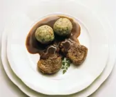Schweinemedaillons mit Semmelknödeln