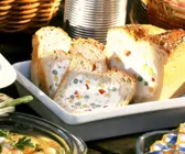 Mosaikbrot mit Frischkäse-Paprika-Füllung