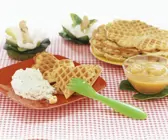 Pikante Waffeln mit Quark und Apfelmus