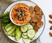 Buffalo-Pimento-Cheese-Dip mit Pekannusskernen