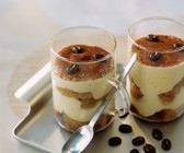Tiramisu mit Löffelbiskuits und Espresso