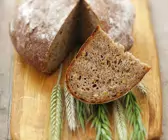 Gesundes Brot mit Kernen und Samen