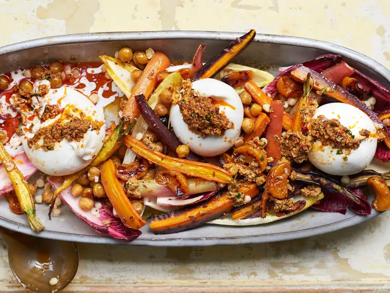 Winterlicher Chicoréesalat mit Burrata