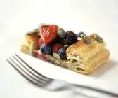 Beeren-Blätterteigschnitten
