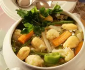 Gemüsesuppe mit Markklößchen