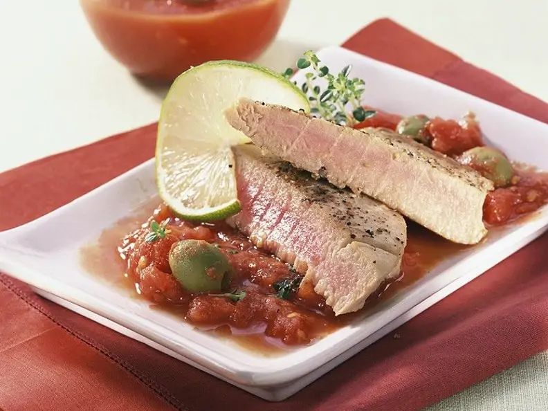 Thunfisch mit Tomaten