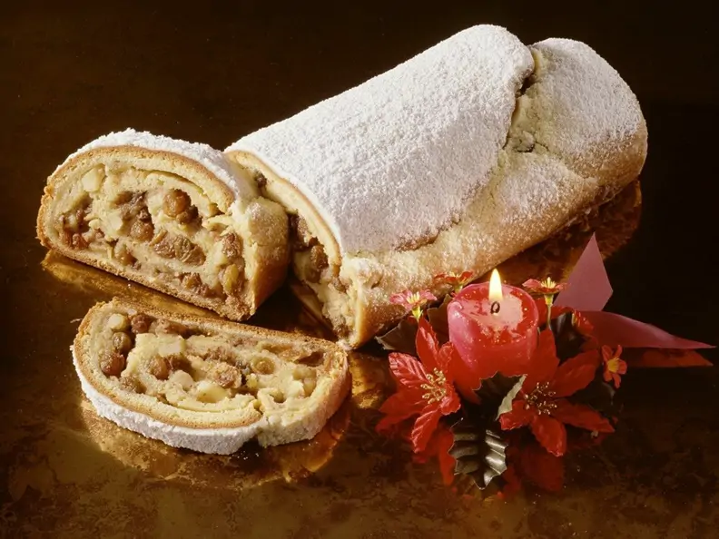 Apfel-Rosinen-Stollen