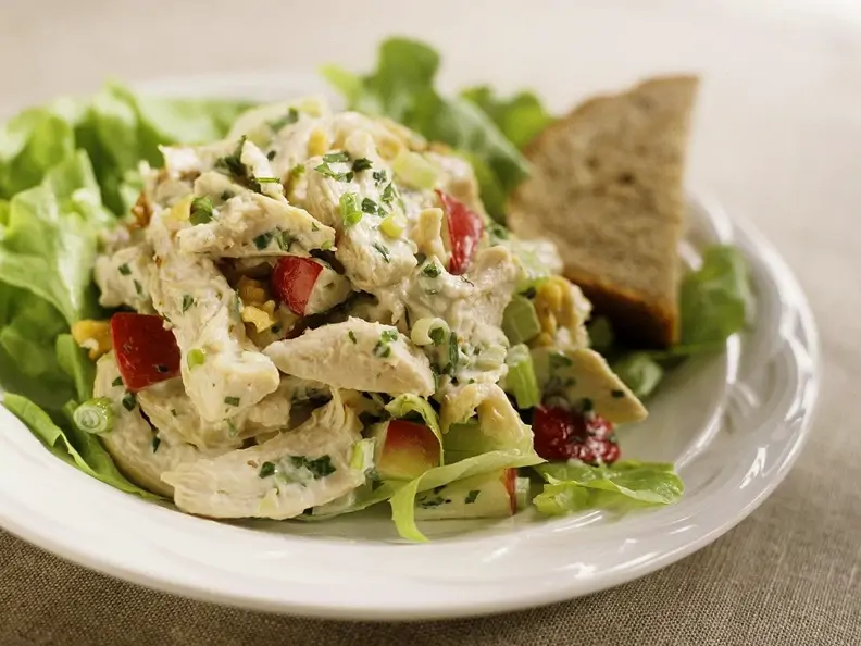 Geflügelsalat mit Apfel