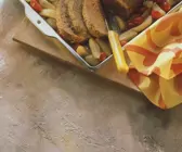 Hackbraten mit Kartoffeln und Tomaten